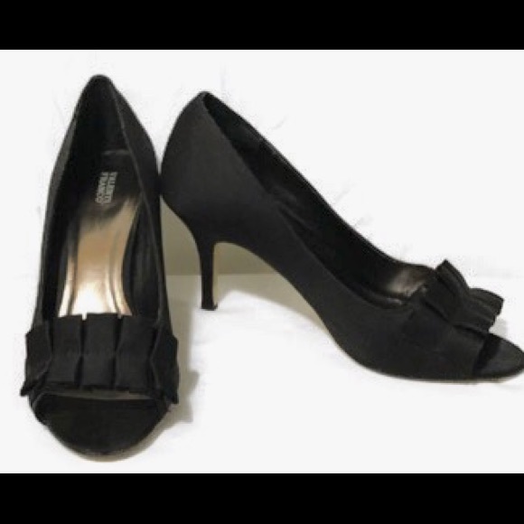 Valenti Franco Shoes - Valenti Franco Black Ruffled Peep Toe Heel Size 9